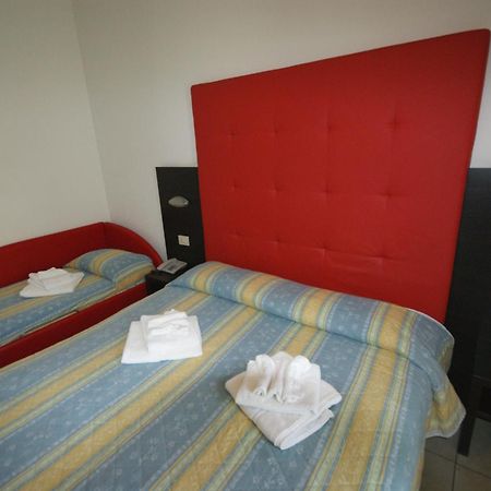 Hotel Marebello Rimini Room photo